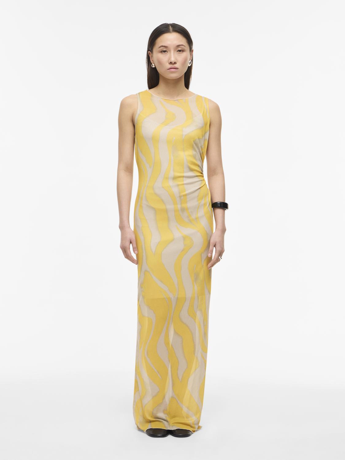 model_shot-front_full